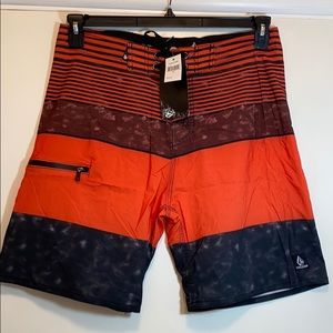 NWT VOLCOM Board Shorts 32